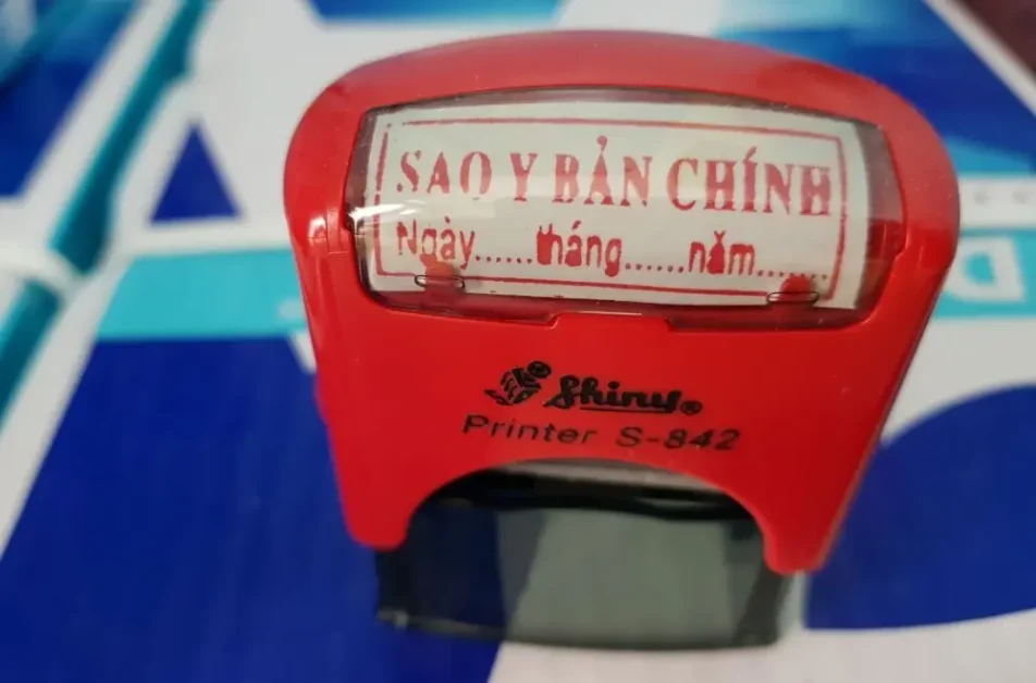 Sao y hay còn gọi là sao y công chứng/chứng thực bản sao từ bản chính
